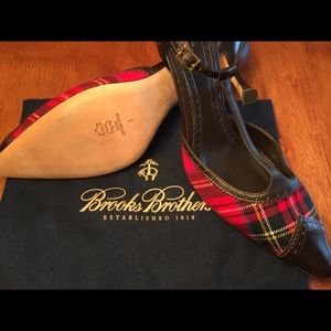 Brooks Brothers T strap